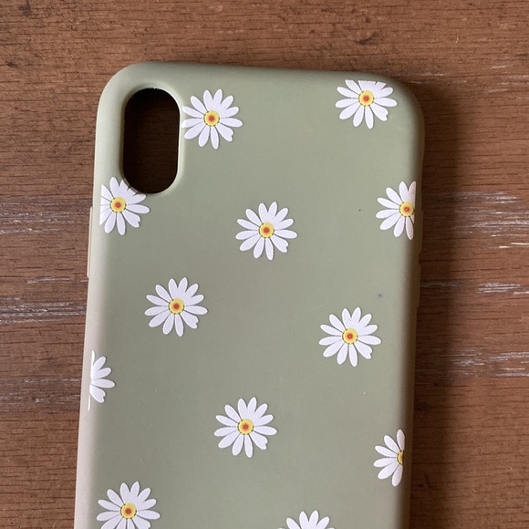 XR iPhone case - Picture 3 of 10